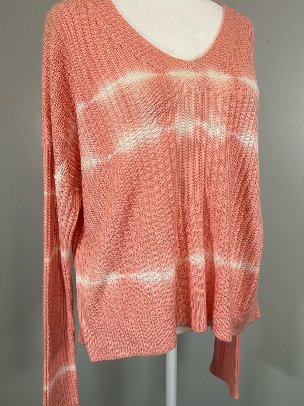 Women's Peach Tie-Dye V-Neck Slouchy Raglan Sweater Loose Knit Boho Minimalist